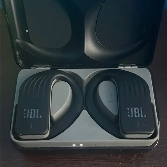 JBL Endurance PEAK Bluetooth American Express AMEX Earphones Black - Picture 2 of 4